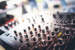 富时罗素正式纳入A股个股1005只(清单)